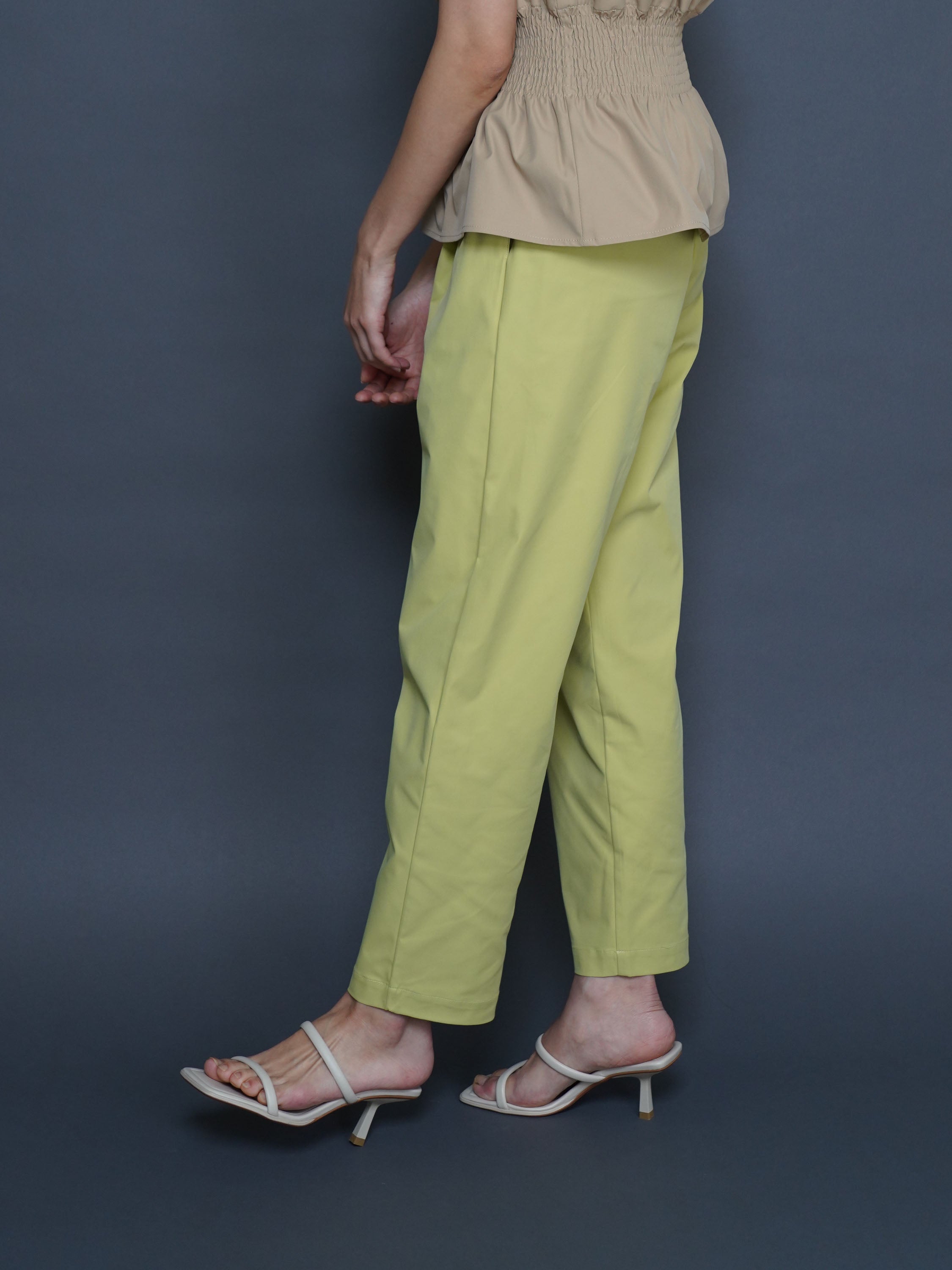 waist gather tapered pants