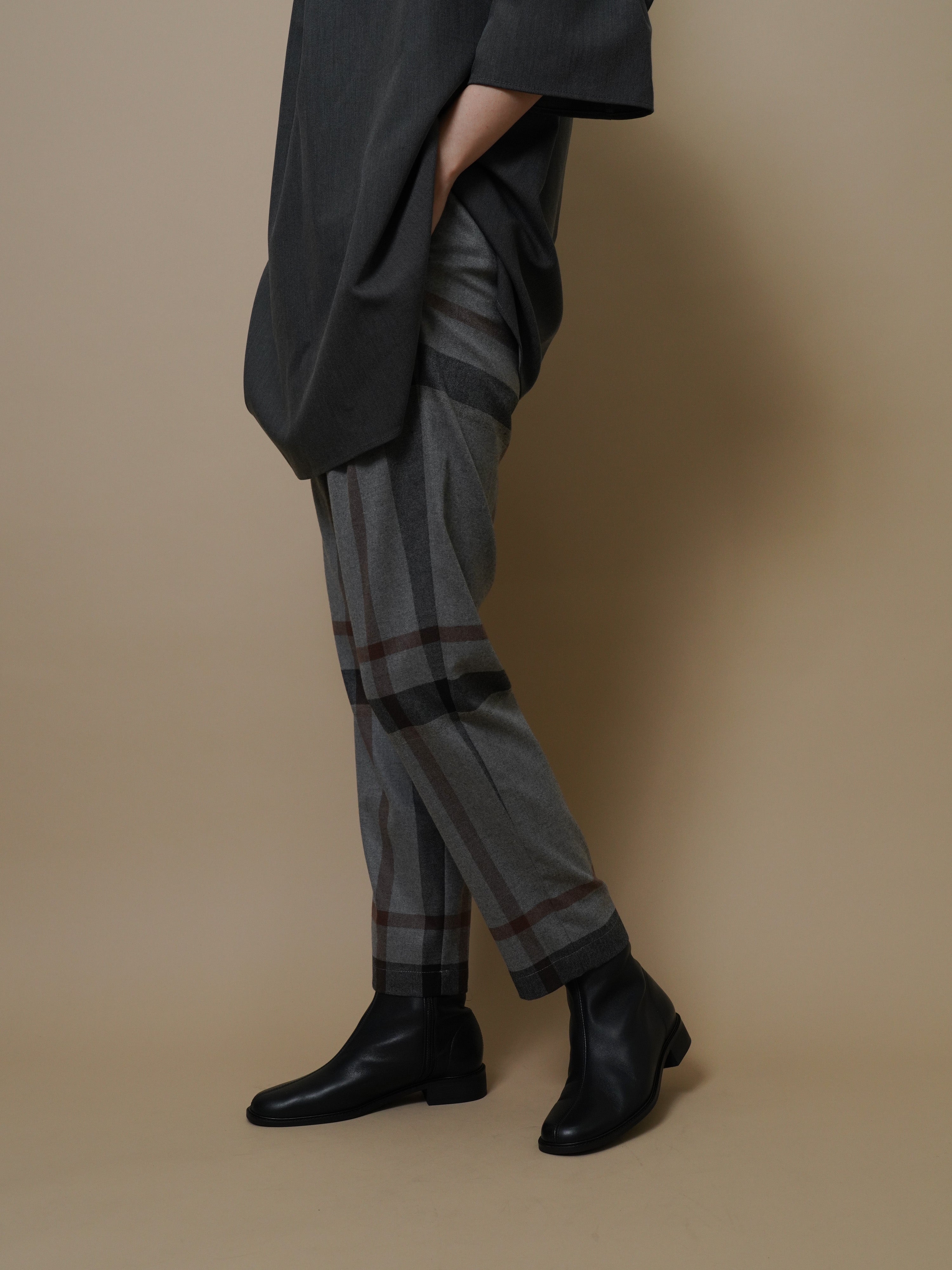 waist gather check tapered pants